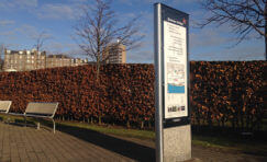 Dundee information totem with wayfinding signage on it.