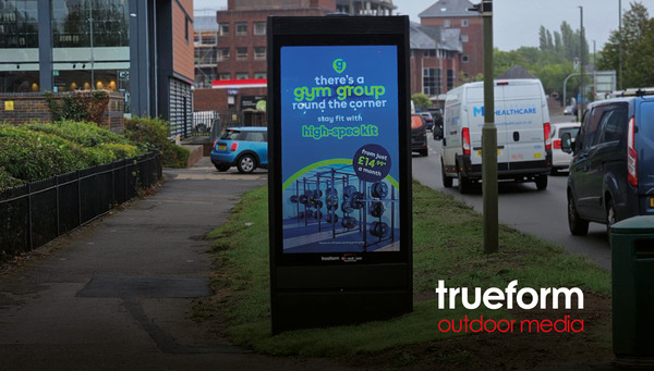 Digital advertising unit in Surrey featuring Trueform’s sustainable D6 freestanding display with green sedum roof.